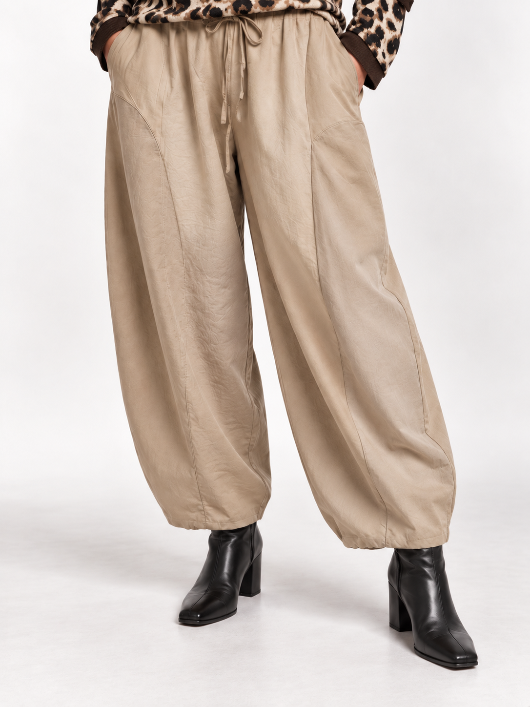 Pantalón Módena Kamel claro