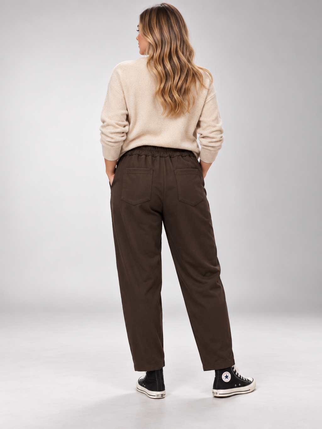 Pantalón Bordado Abu en chocolate