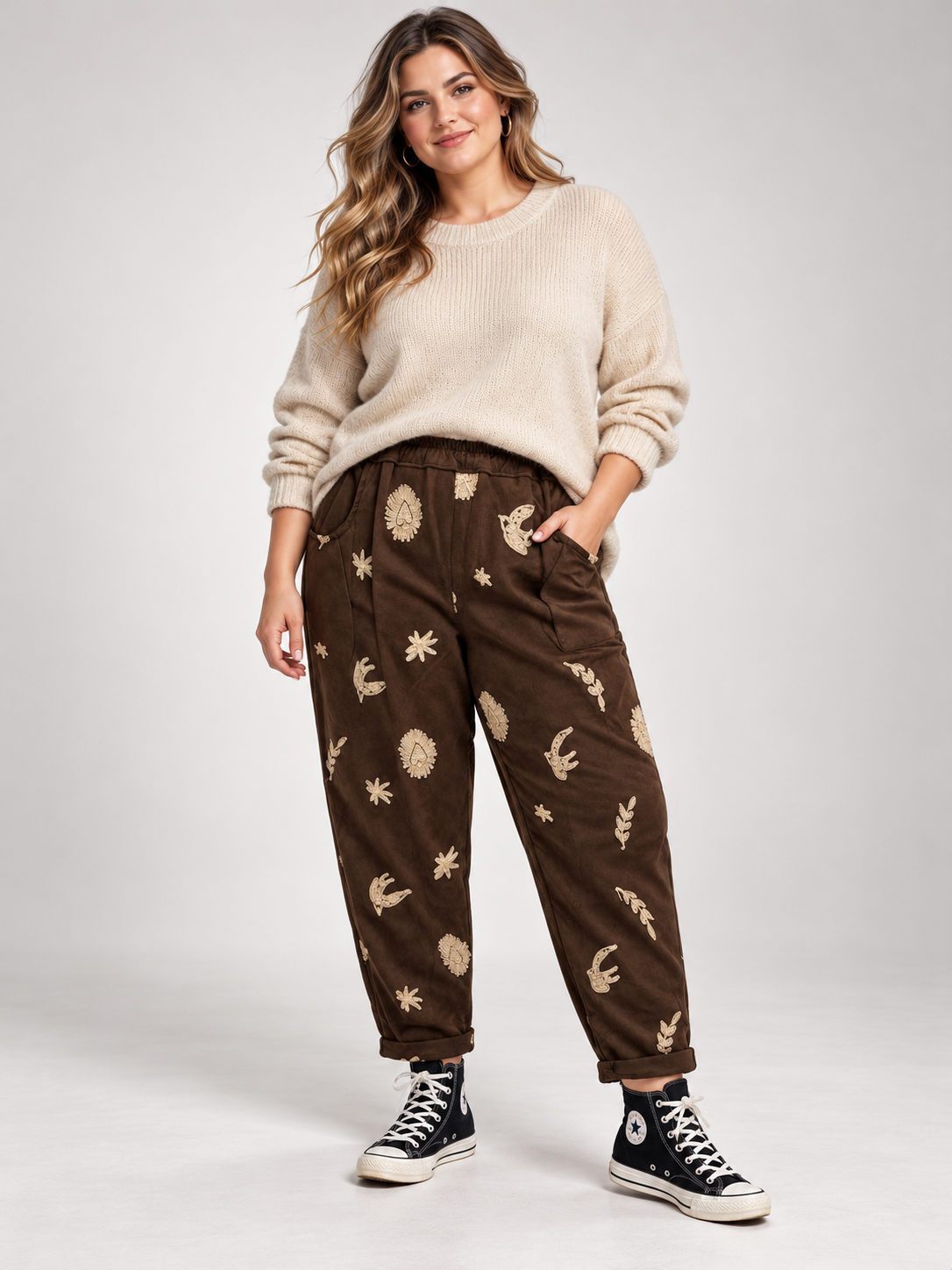 Pantalón Bordado Abu en chocolate